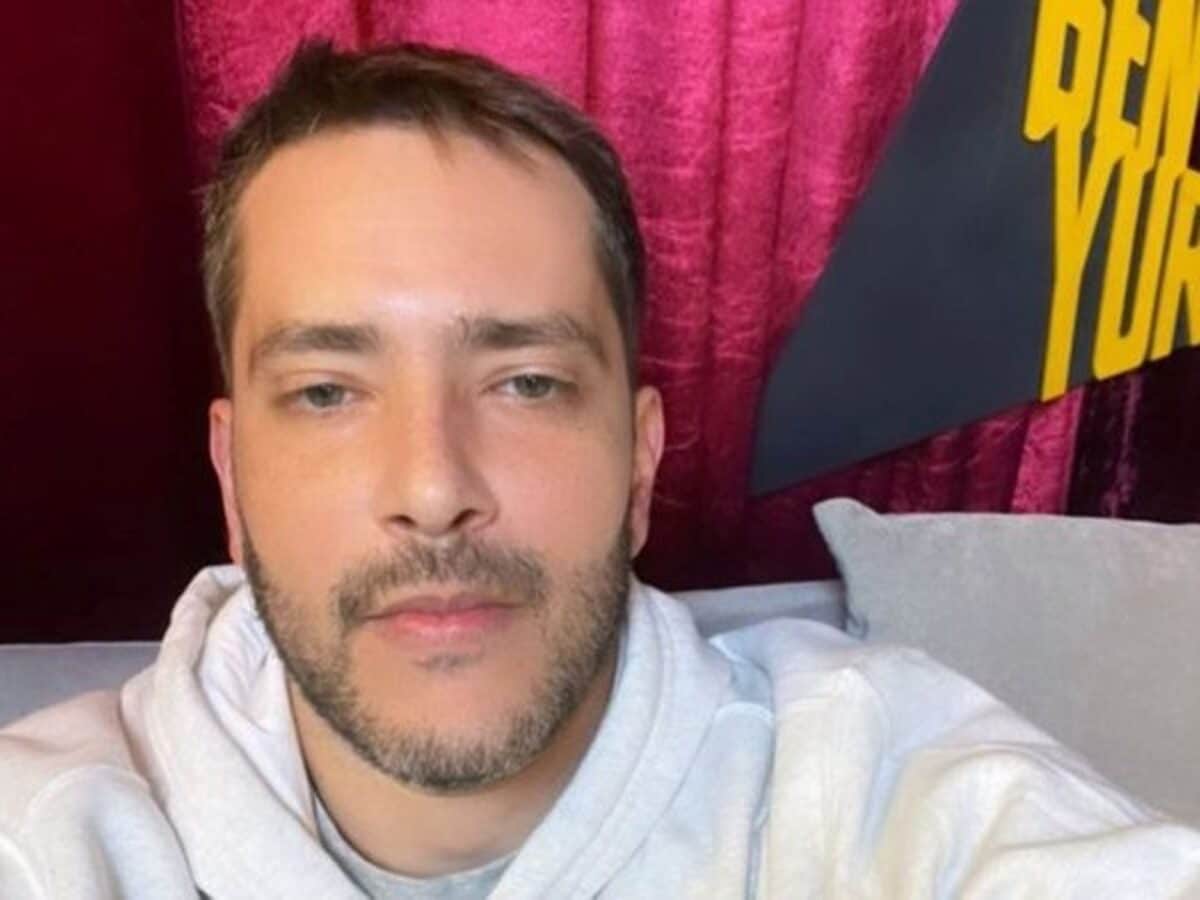 Ator da novela A Favorita perdeu tudo para as drogas