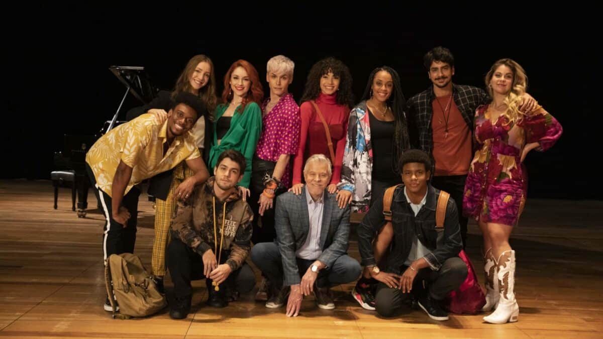 Miguel Falabella e o elenco da sua obra "O Coro: Sucesso, Aqui Vou Eu" (Foto Reprodução/Internet)
