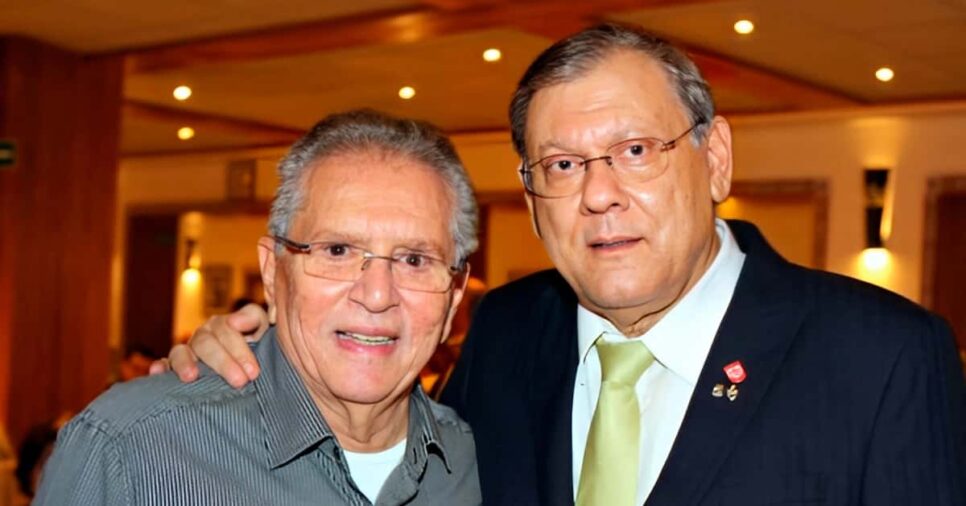 Apresentador Milton Neves ao lado de Carlos Alberto de Nóbrega. (Foto: reprodução)