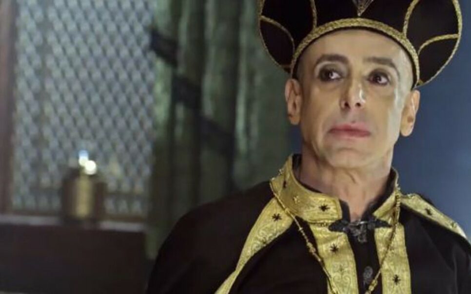 Cassio Scapin (Beroso) em cena de O Rico e Lázaro (Foto: Reprodução)