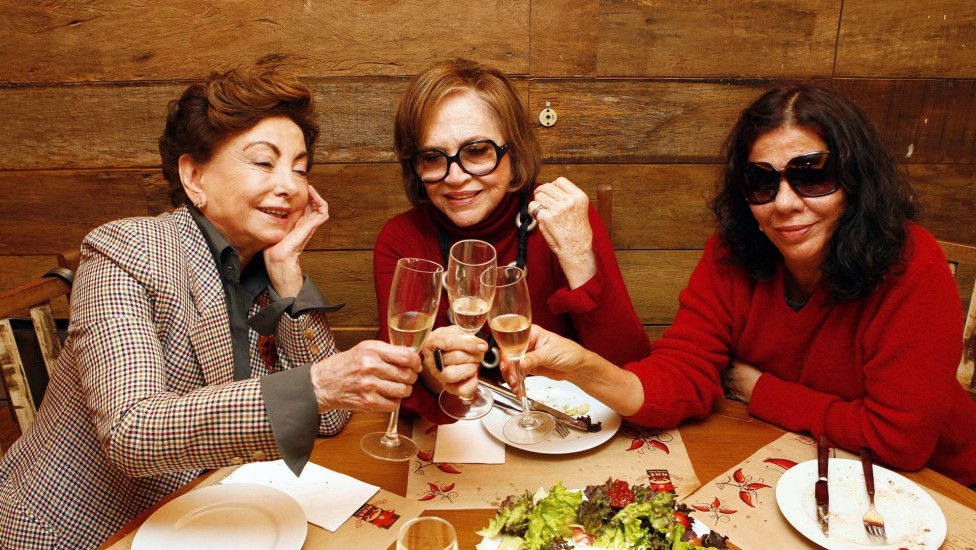 Beatriz Segall, Nathália Timberg e Maria Gladys comemorando o sucesso de "Vale Tudo" anos após a exibição (Foto Reprodução/Internet)