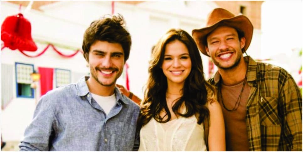 Ator contou como foi ser enterrado vivo na novela "Em Família" (Foto: Reprodução)