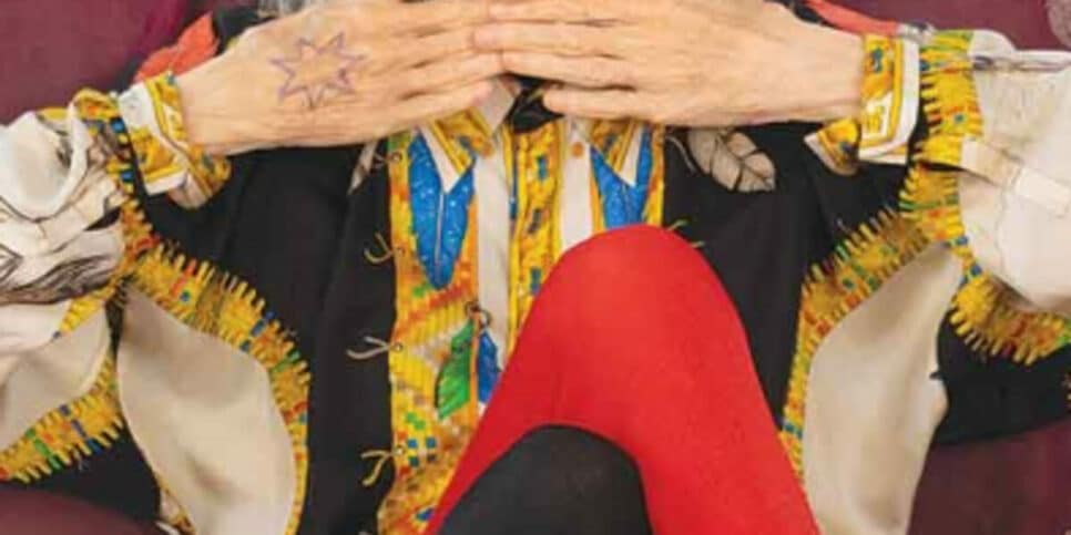 Cantora famosa, após lutar contra um câncer, optou em se afastar e hoje vive de forma inacreditável