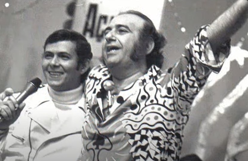 Paulo Sérgio e o Édson Cury mais conhecido como "Bolinha" no programa "Clube do Bolinha" (Foto Reprodução/Youtube)