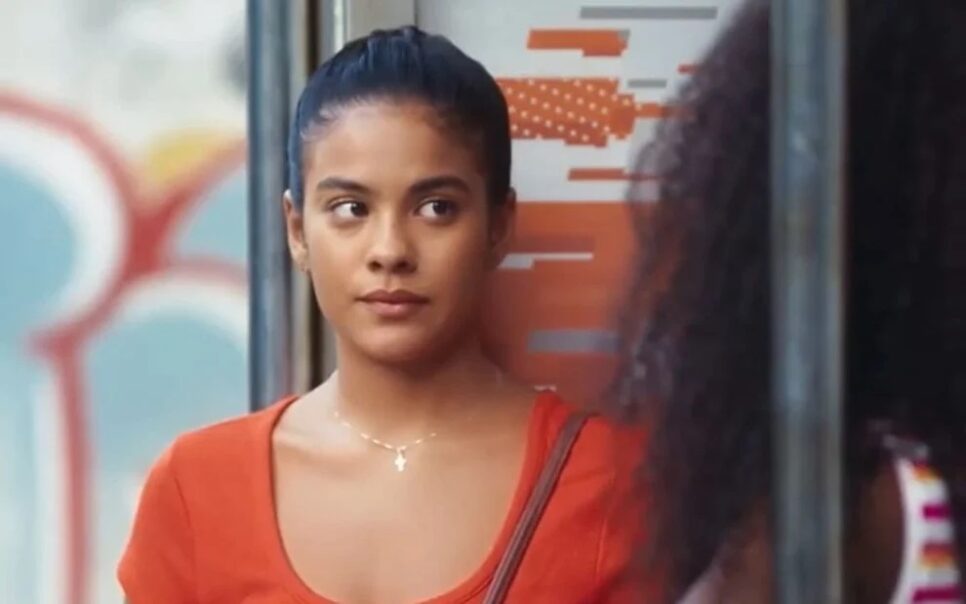 Bella Campos em cena da novela Vai na Fé (Foto: Reprodução/Globo)
