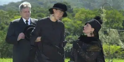 Elizabeth Savalla (à dir.) em cena de Chocolate com Pimenta. (Foto: reprodução/Globo)