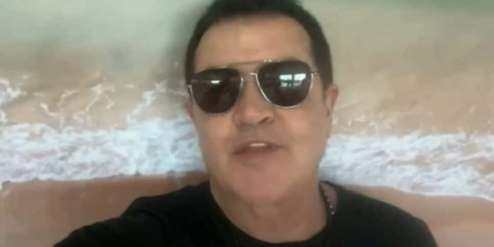 Cantor Beto Barbosa afirma que sua história merecia mais respeito e deixa programa em protesto