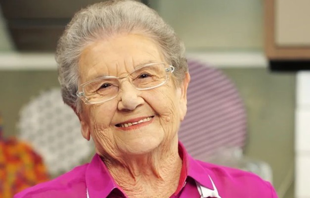 Globo interrompe programação para anunciar a morte de Palmirinha aos 91 anos