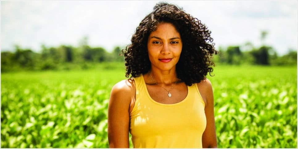 Aline (Barbara Reis) em "Terra e Paixão" (Foto: Reprodução/ Globo)