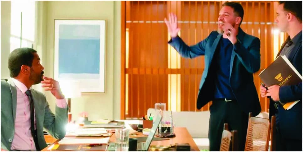 Em "Vai na Fe", Ben pega Theo no flagra e defende vítima (foto: Reprodução, Globo)