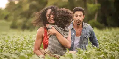 Terra e Paixão: Caio encontra cativeiro onde João foi escondido (Foto: Reprodução, Globo)
