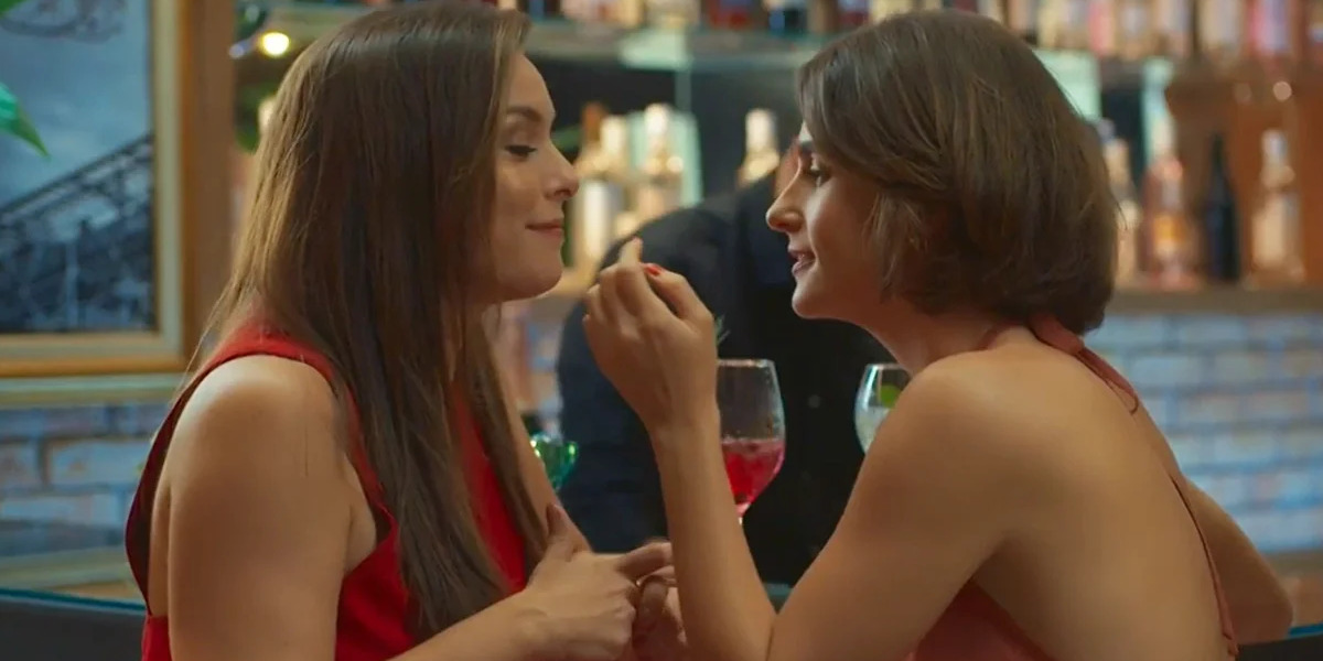Após censura de beijo lésbico, atrizes debocham da Globo (Foto: Reprodução, Globo)