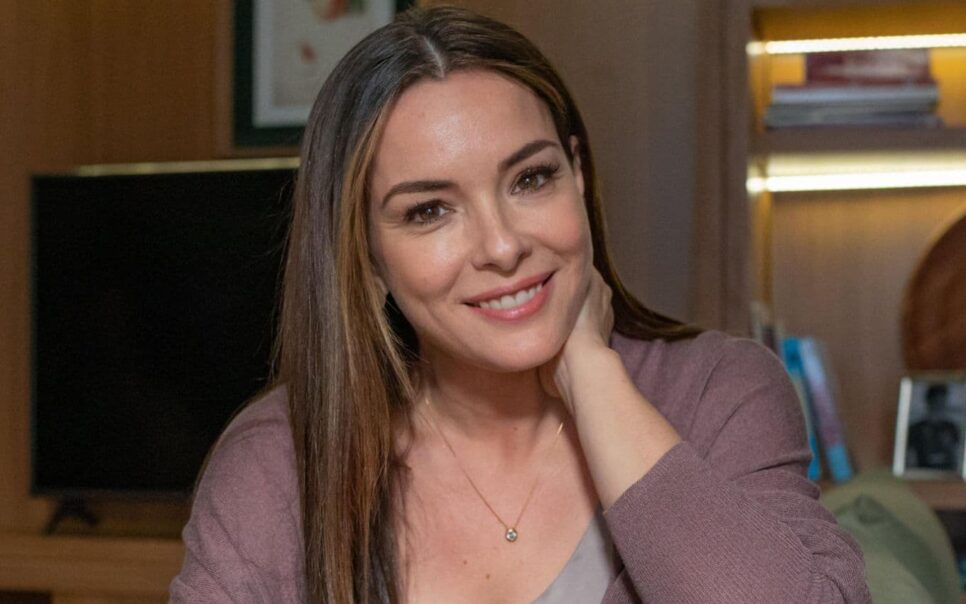 Regiane Alves em Vai na Fé. (Foto: reprodução)