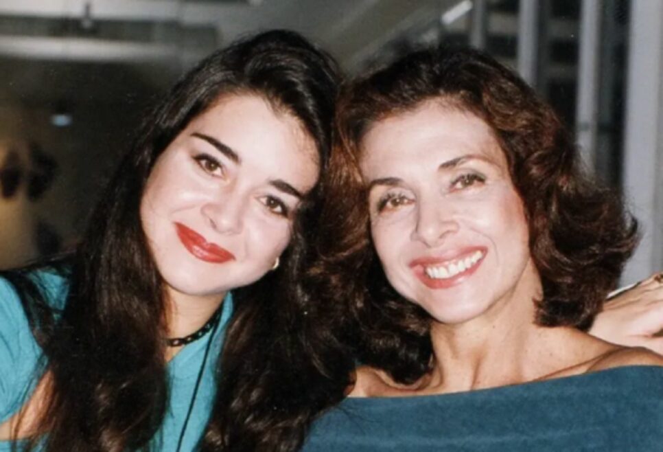 Alexandra Marzo ao lado de Betty Faria