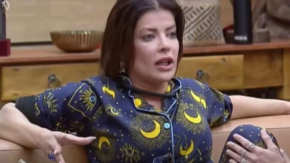 Jaquelline toma decisão em A Fazenda 15 (Foto: Reprodução/Record)