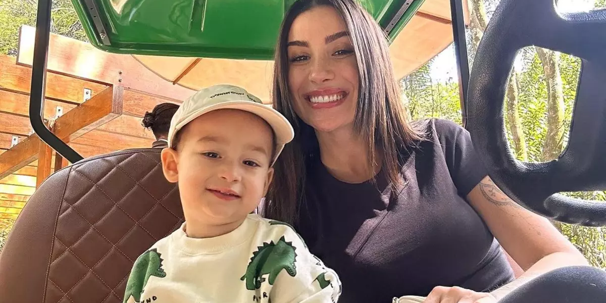 Bianca Andrade e seu filho Cris (Foto: Reprodução, Instagram)