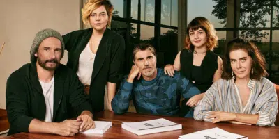 Elenco de Bom dia, verônica (Foto: Reprodução, In Magazine)