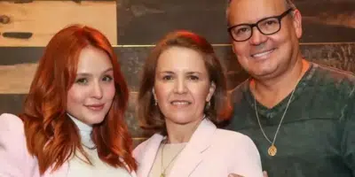 Larissa Manoela e pais (Foto: Reprodução, Instagram)