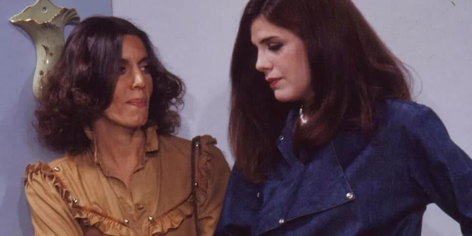 Atriz Sandra Bréa e Mila Moreira em Elas por Elas (Foto: reprodução, Globo)