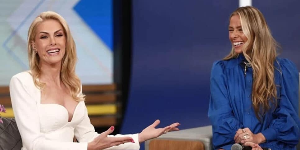 Apresentadora Ana Hickmann e Apresentadora Adriane Galisteu (Foto: Reprodução - Record)