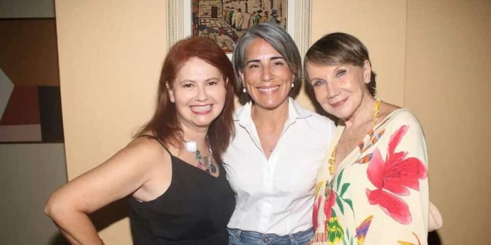 Atriz Gloria Pires e Narjara Turetta (Foto: Reprodução - Globo)