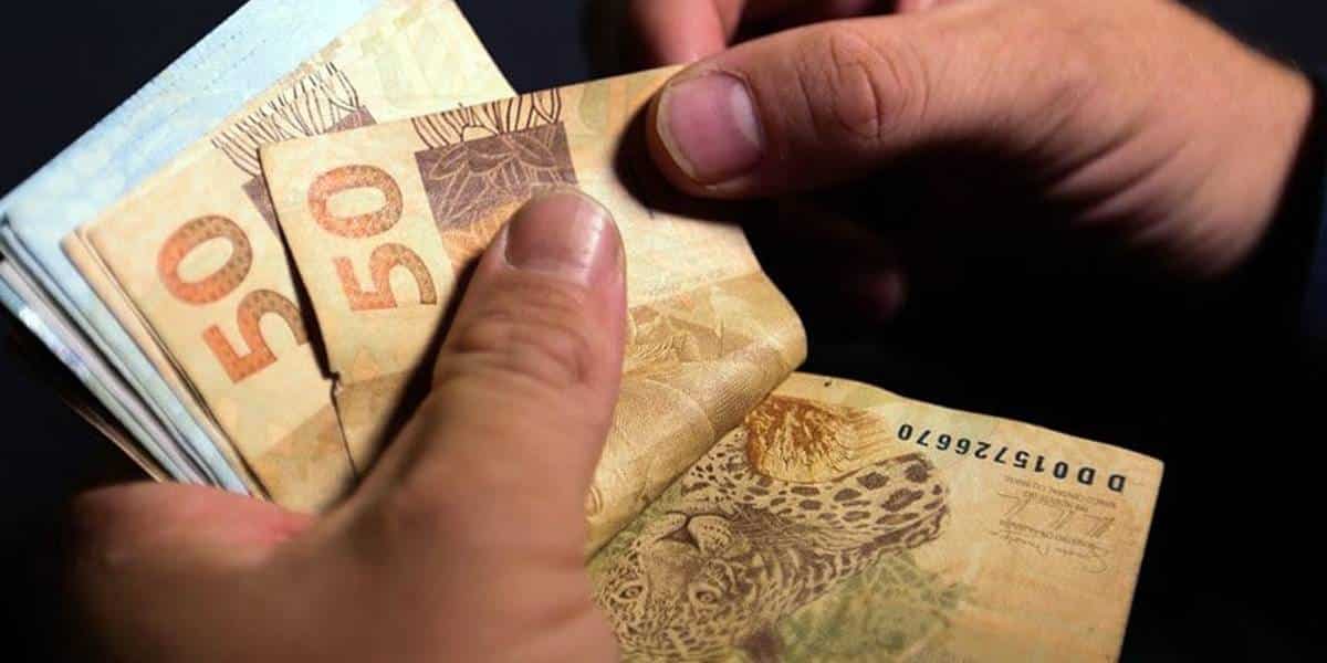 Saque de R$2.500 autorizado pelo governo