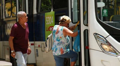 Governo anuncia transporte GRATUITO para idosos; entenda!